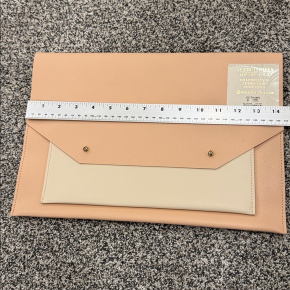 DesignWorks Ink Vegan Leather Classy Fun Stylish Laptop Folio Peach and Cream - Picture 7 of 7